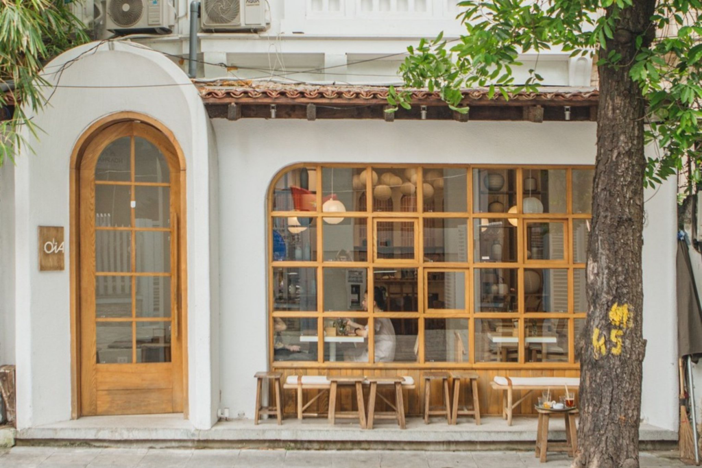 Cửa vòm gỗ cho quán cafe