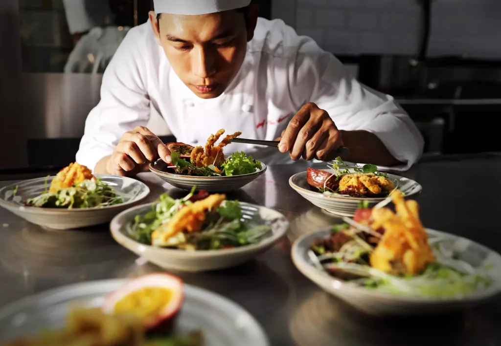 Ve-sinh-ca-nhan-nhan-vien-quy-trinh-che-bien-an-toan-thuc-pham-vbm